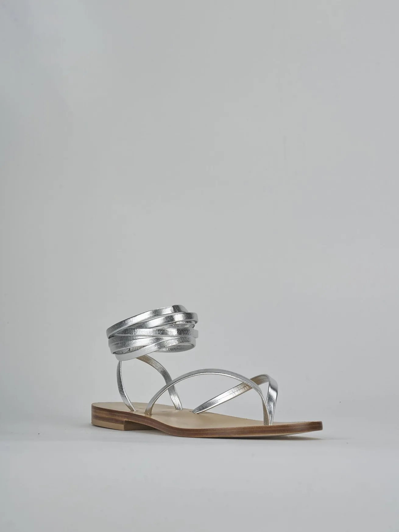 Sandali tacco 1cm laminato argento