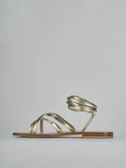 Sandali tacco 1cm laminato oro