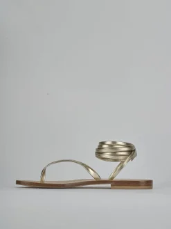 Sandali tacco 1cm laminato oro