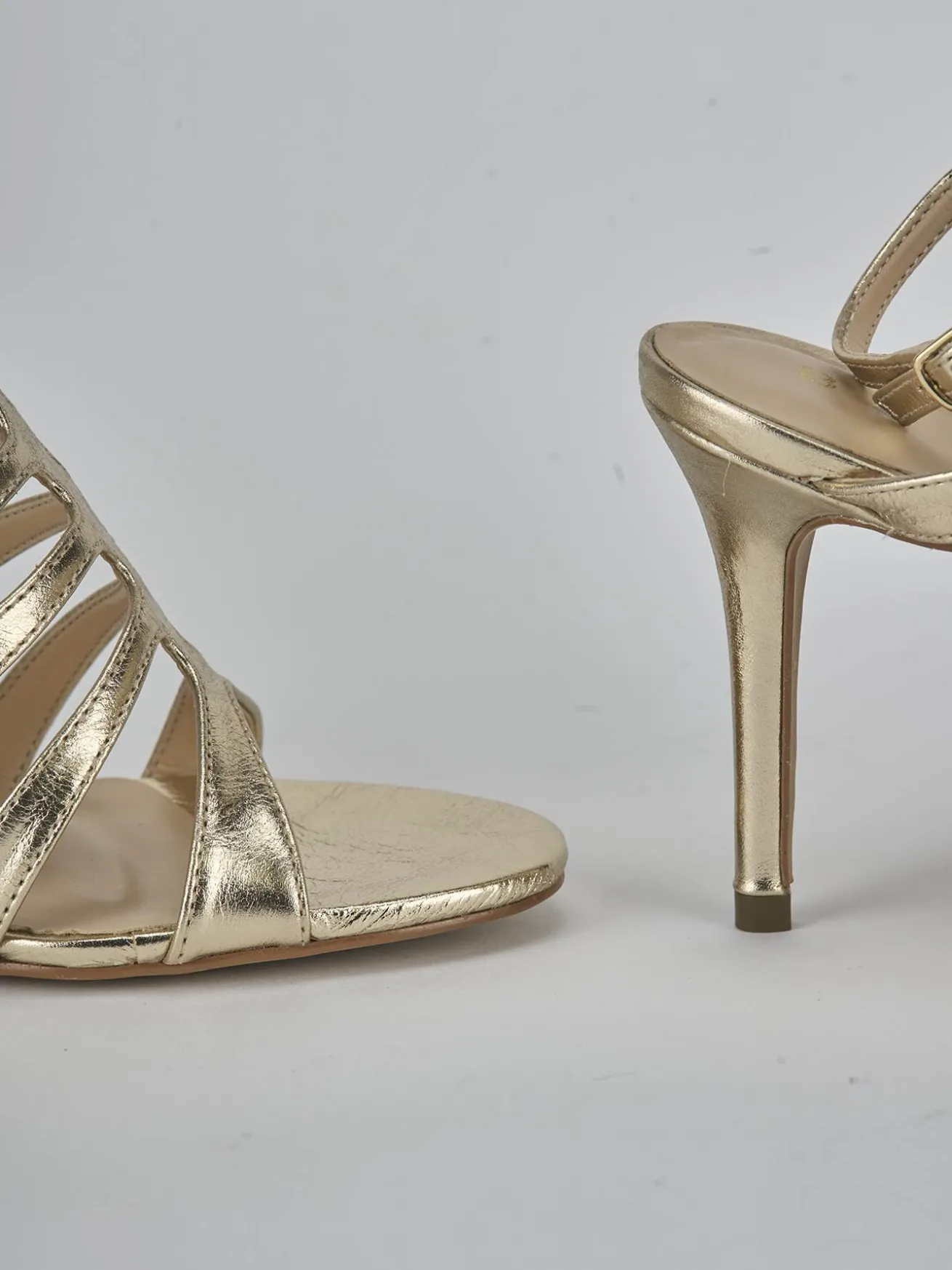 Sandali tacco 9cm laminato oro