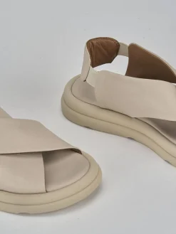 Sandali tacco 2cm pelle beige