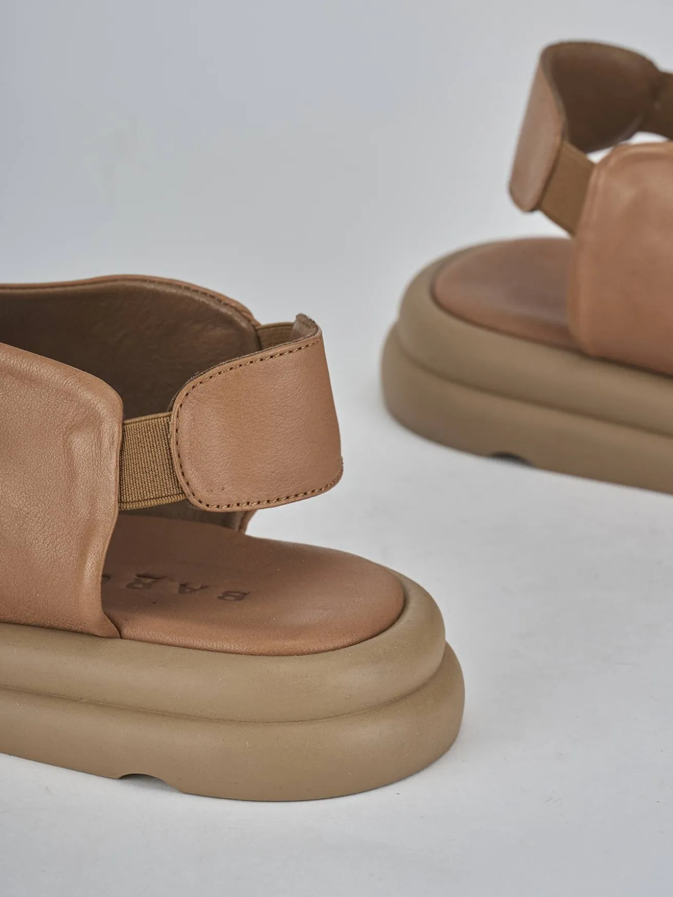 Sandali tacco 3cm pelle marrone