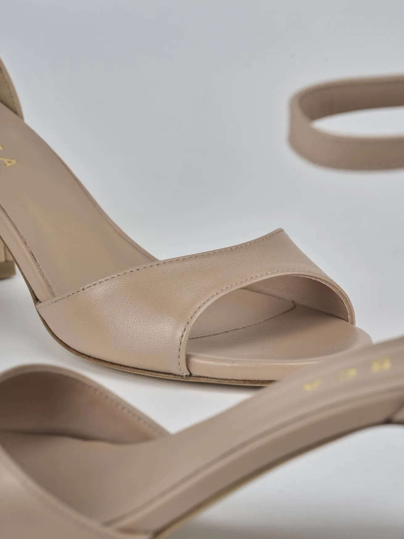 Sandali tacco 5cm pelle marrone