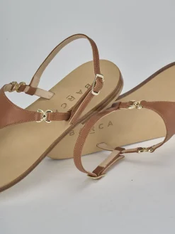 Sandalo infradito tacco 1 cm marrone pelle