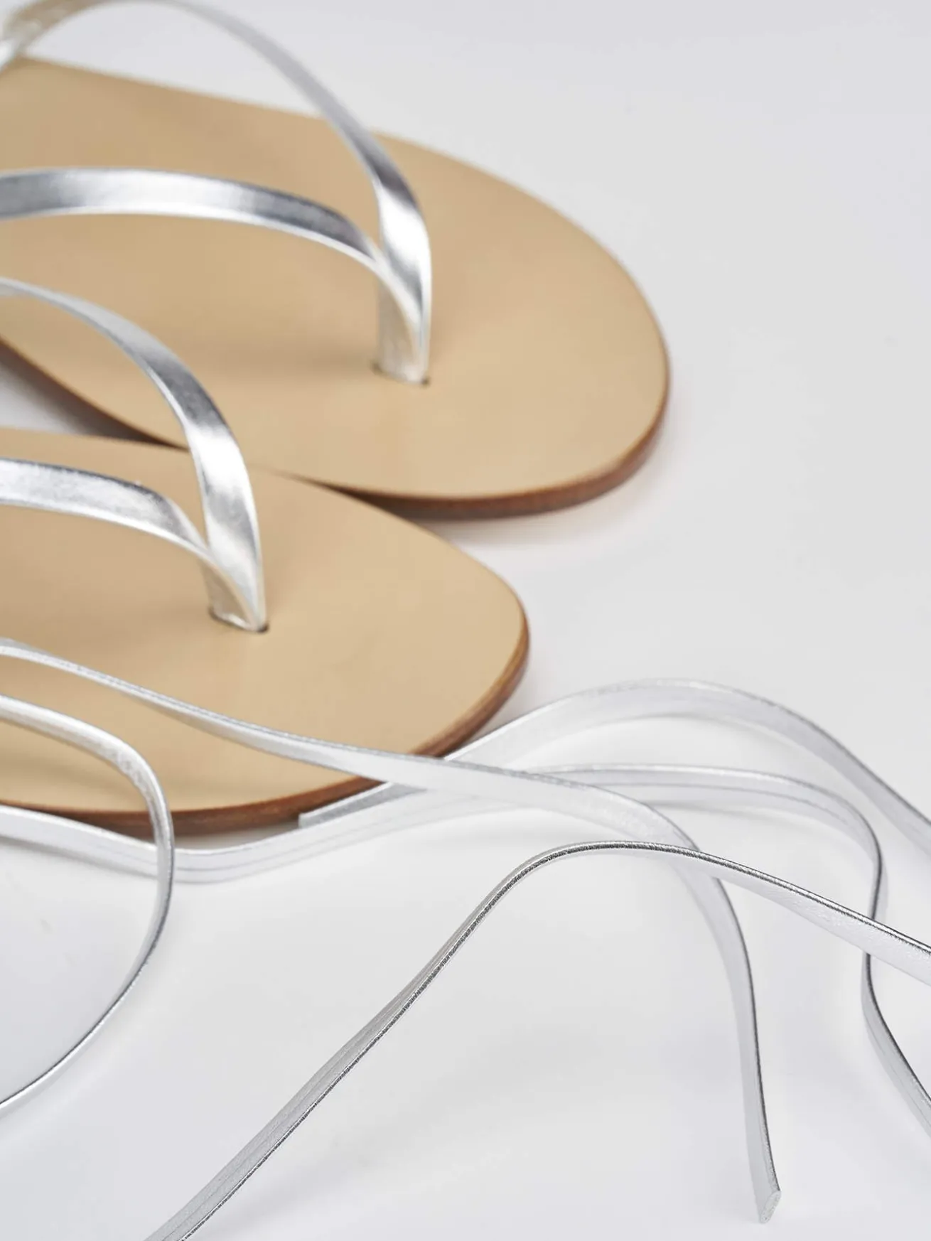 Sandalo infradito tacco 1 cm argento pelle