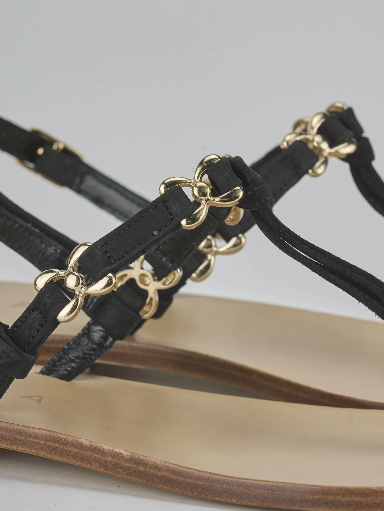 Sandalo infradito tacco 1 cm nero camoscio