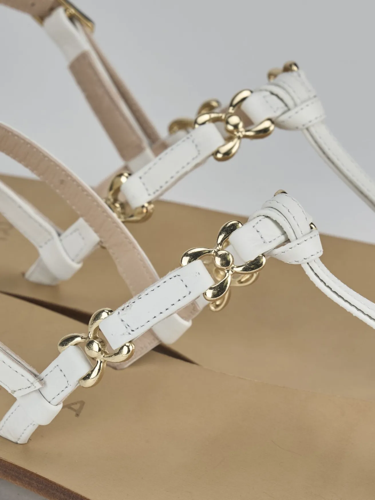 Sandalo infradito tacco 1 cm bianco pelle