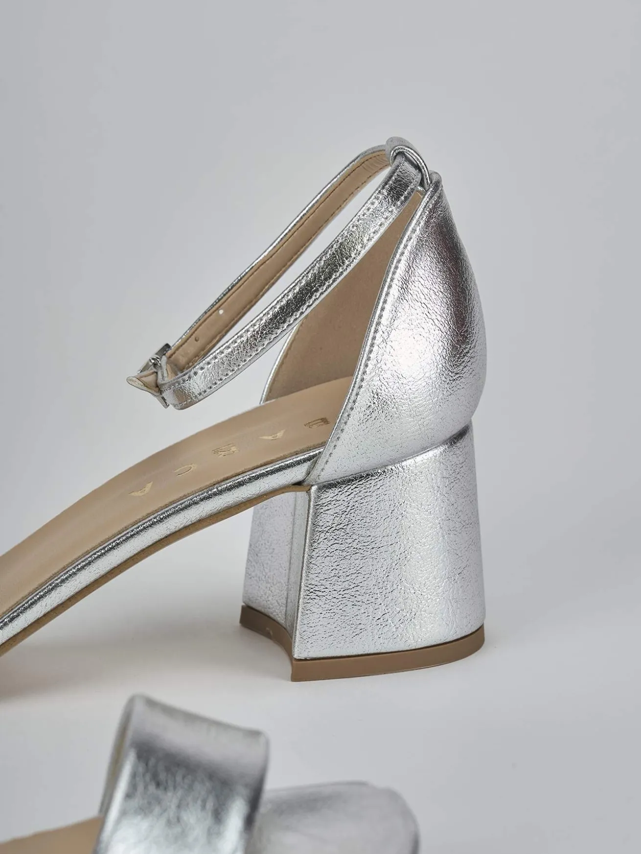 Sandalo tacco 6 cm argento pelle