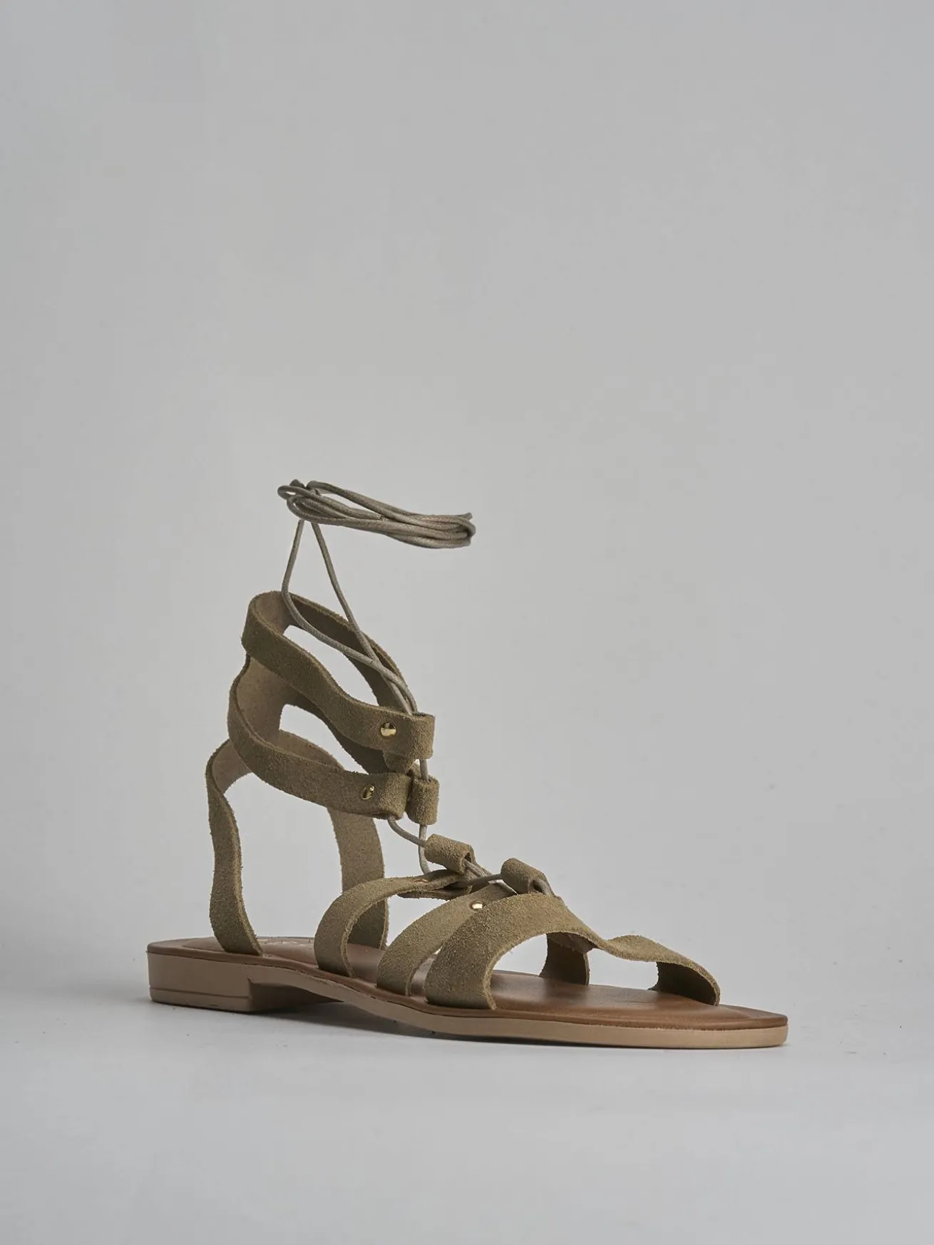 Sandalo tacco 1 cm beige camoscio