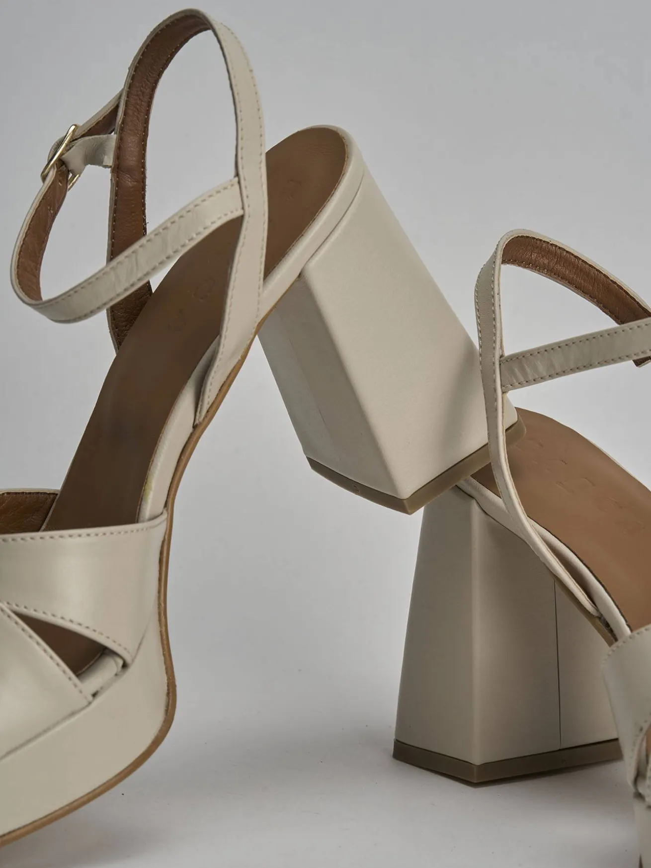 Sandalo tacco 8 cm bianco pelle