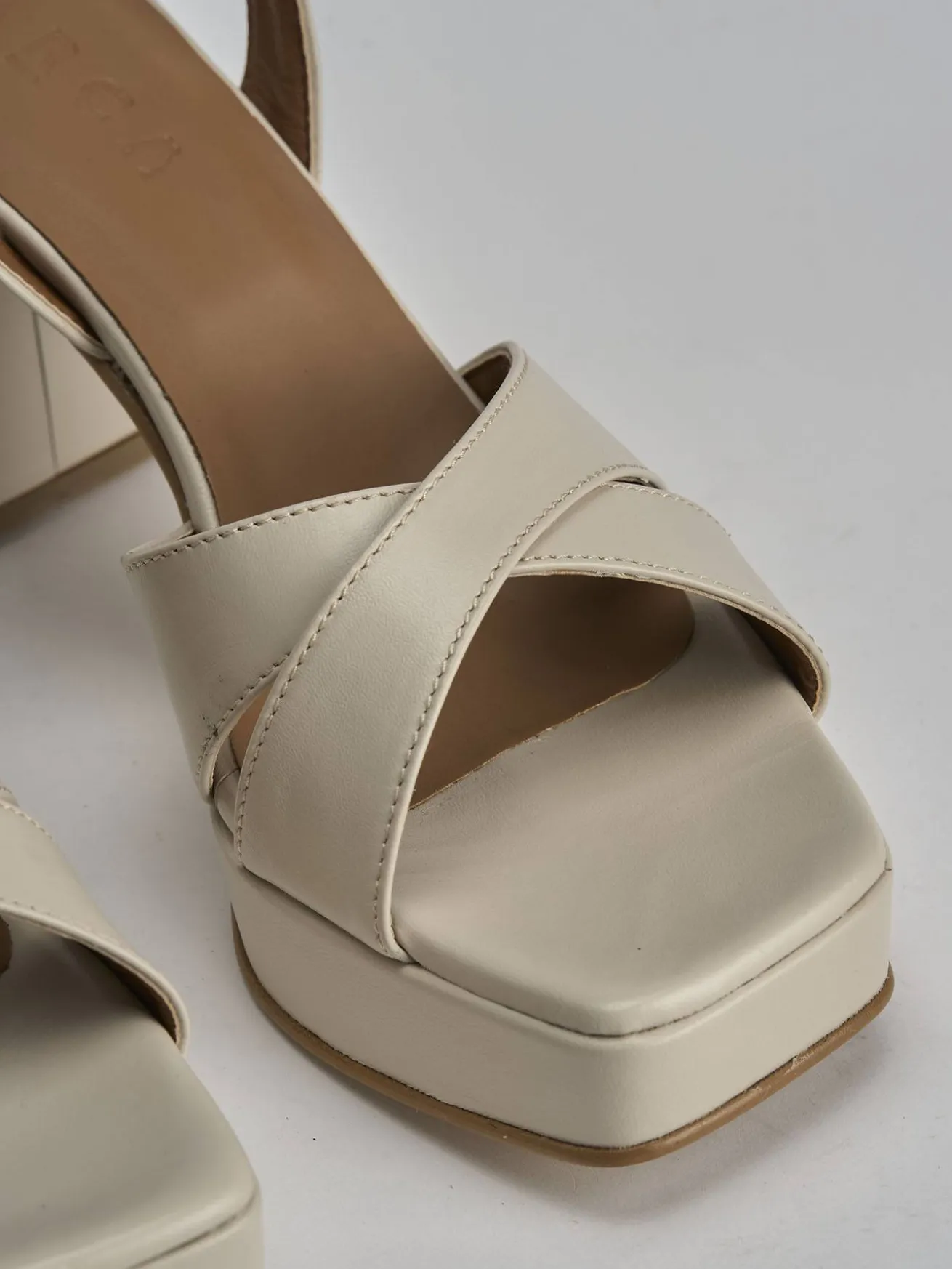 Sandalo tacco 8 cm bianco pelle