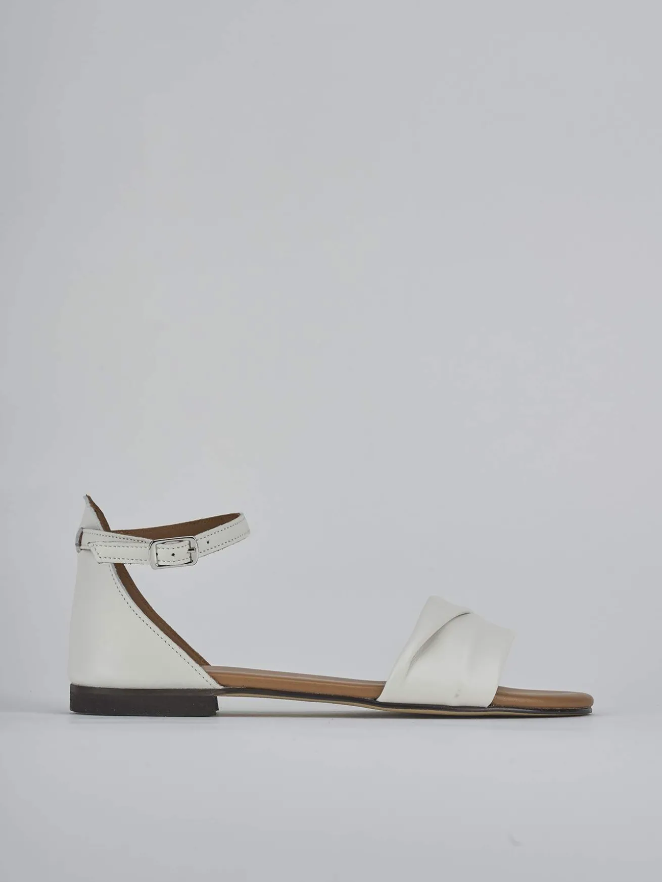 Sandalo tacco 1 cm bianco pelle