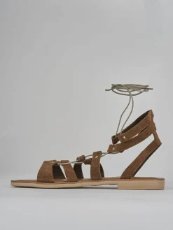 Sandalo tacco 1 cm marrone camoscio