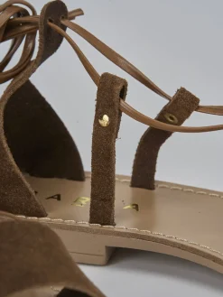 Sandalo tacco 1 cm marrone camoscio