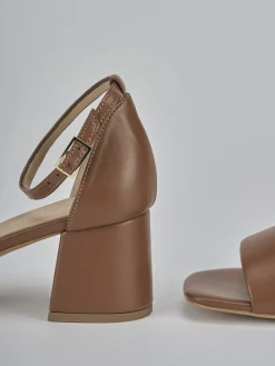 Sandalo tacco 6 cm marrone pelle