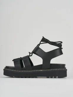 Sandalo tacco 1 cm nero