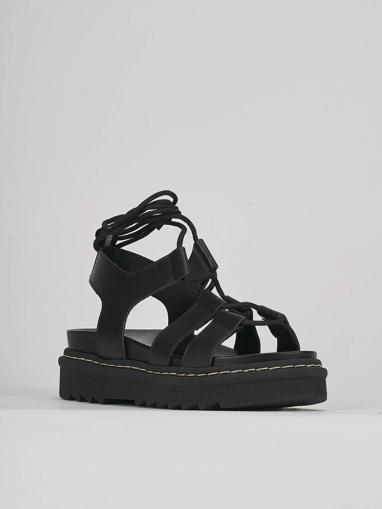 Sandalo tacco 1 cm nero