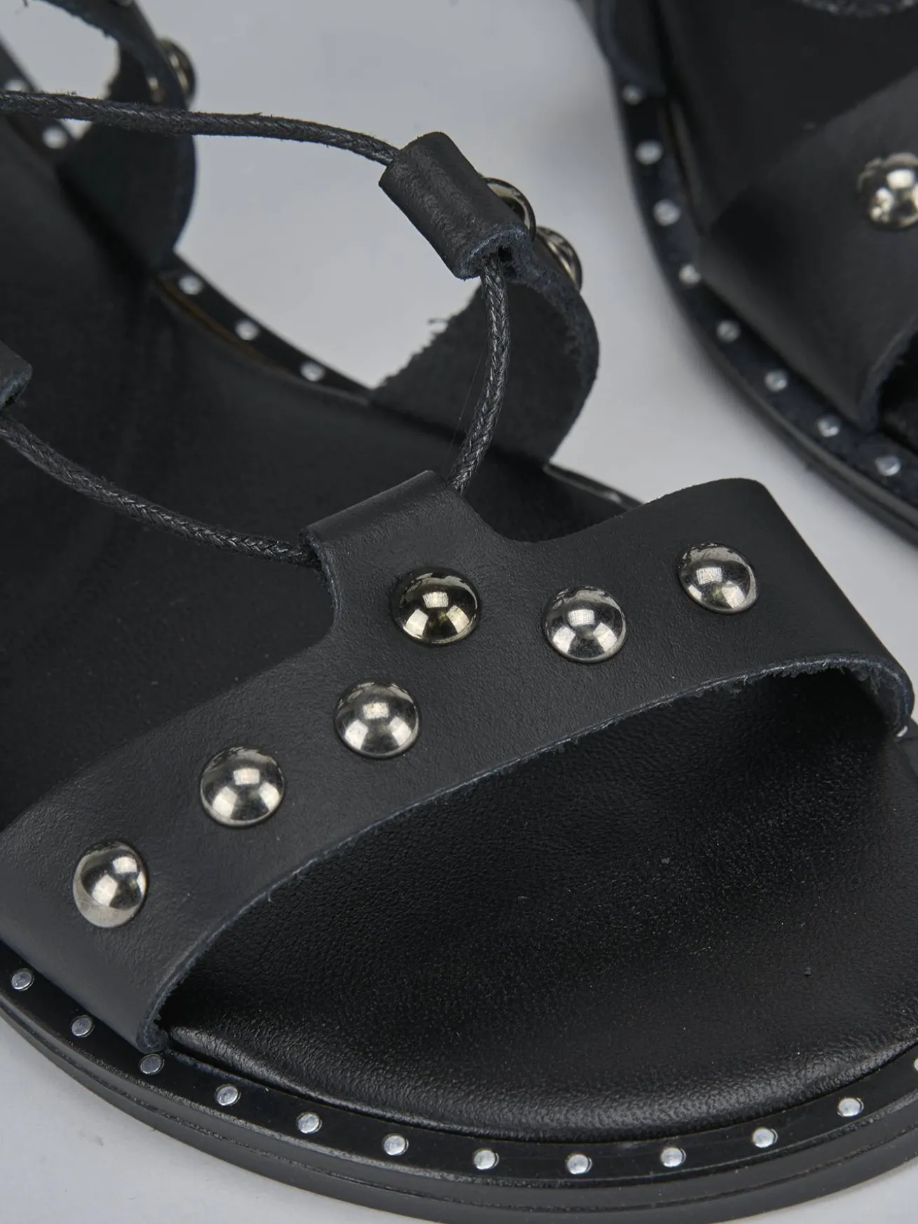 Sandalo tacco 1 cm nero pelle