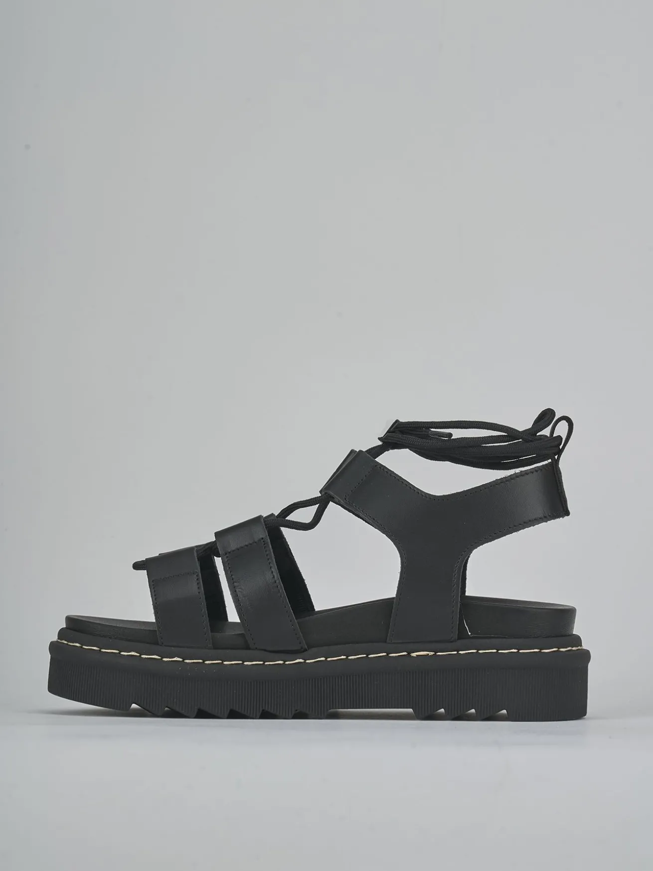 Sandalo tacco 1 cm nero pelle