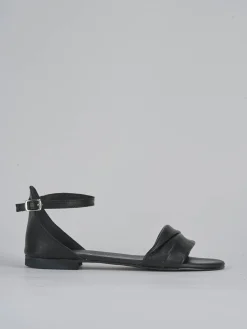 Sandalo tacco 1 cm nero pelle