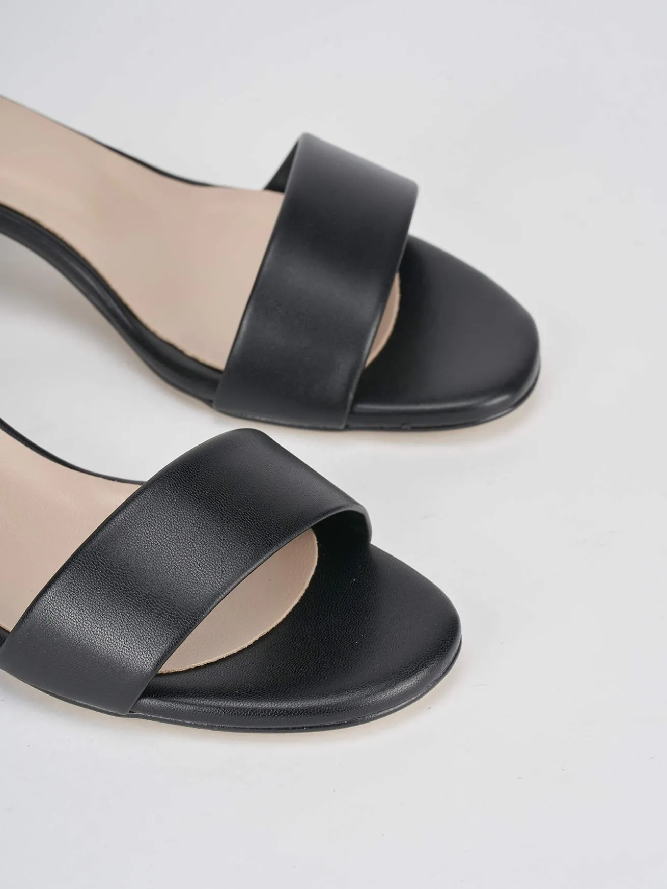Sandalo tacco 5 cm nero pelle