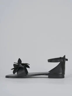 Sandalo tacco 1 cm nero pelle