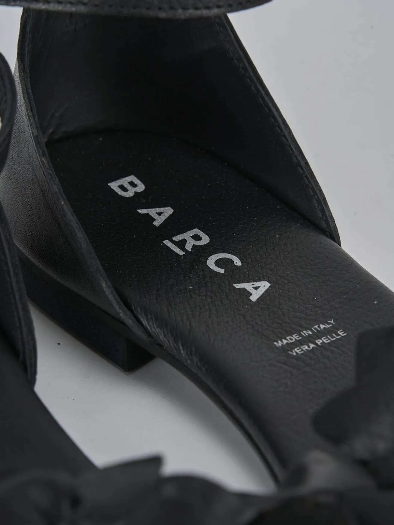 Sandalo tacco 1 cm nero pelle