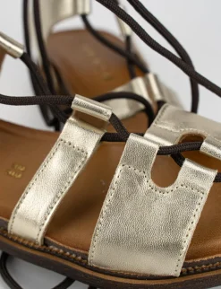 Sandalo tacco 1 cm oro pelle