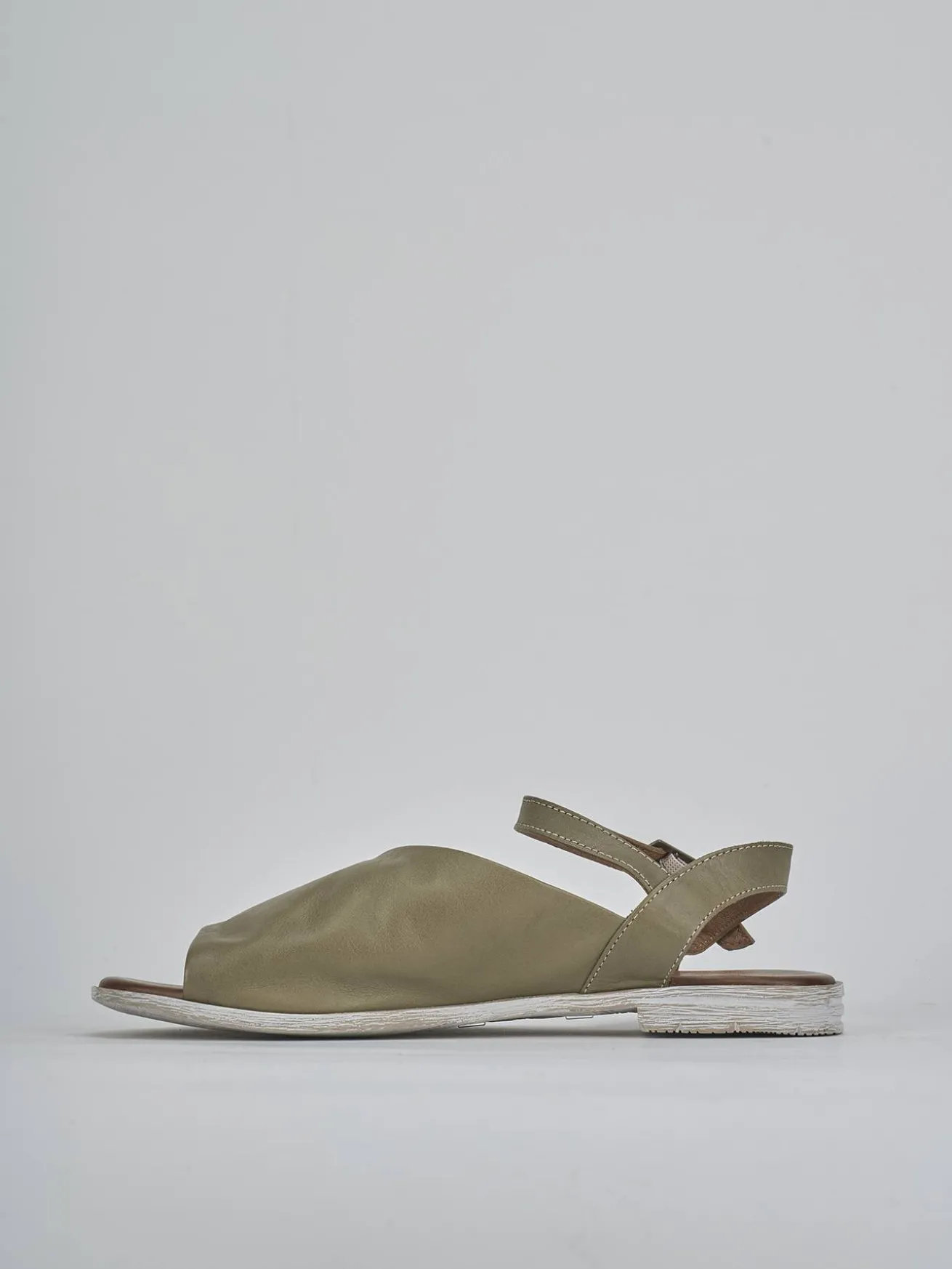 Sandalo tacco 1 cm verde pelle