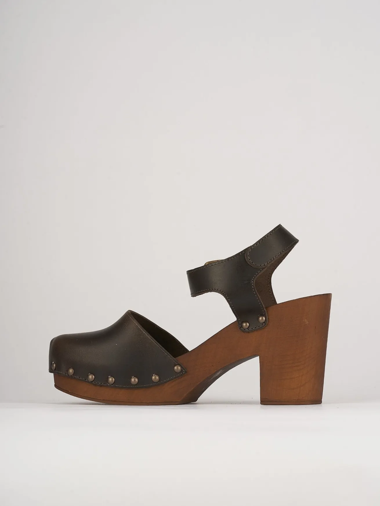 Sandalo zoccolo tacco 7cm con plateaux testa pelle