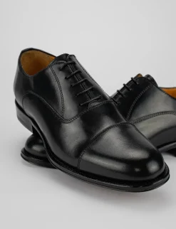 scarpa lacci tacco 2 cm nero