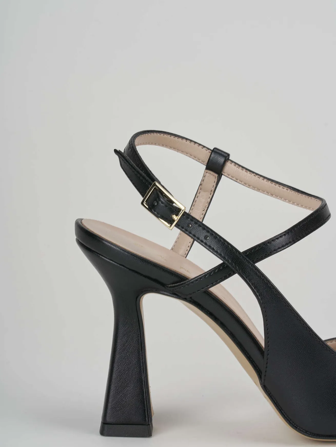 Slingback decolte' tacco 9 cm nero pelle