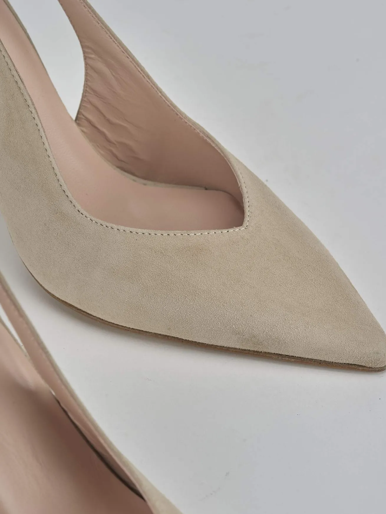 Slingback decolte tacco 7 cm beige camoscio