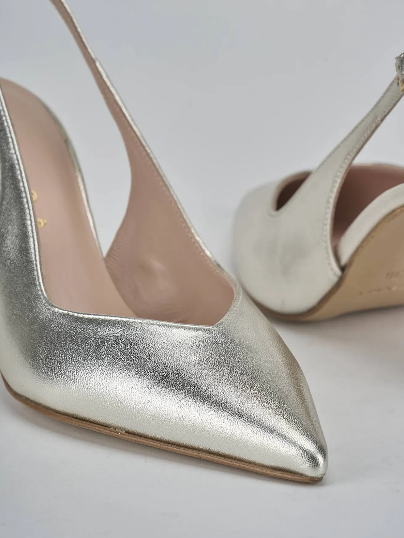 Slingback decolte tacco 7 cm oro laminato