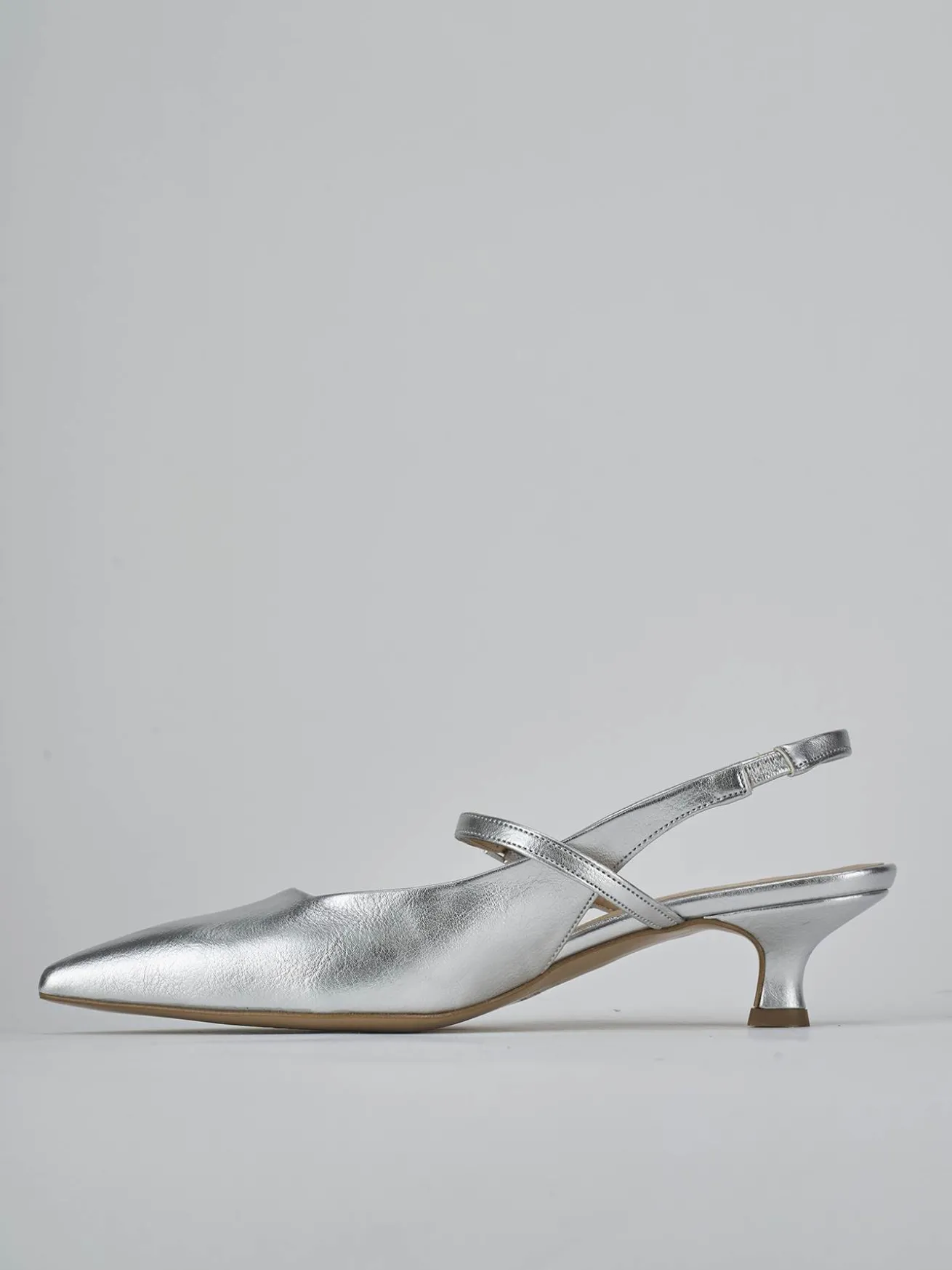 Slingback tacco 4cm laminato argento
