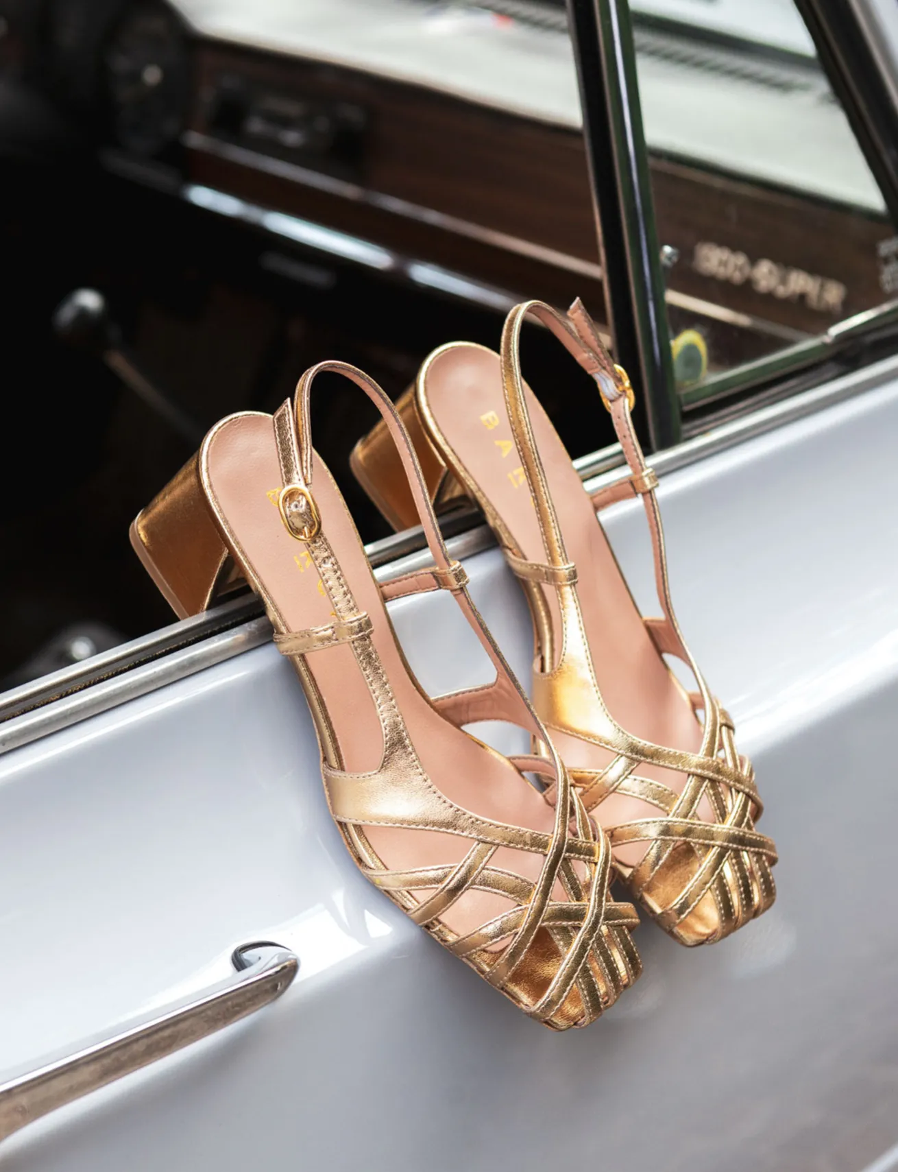 Slingback tacco 6cm laminato oro