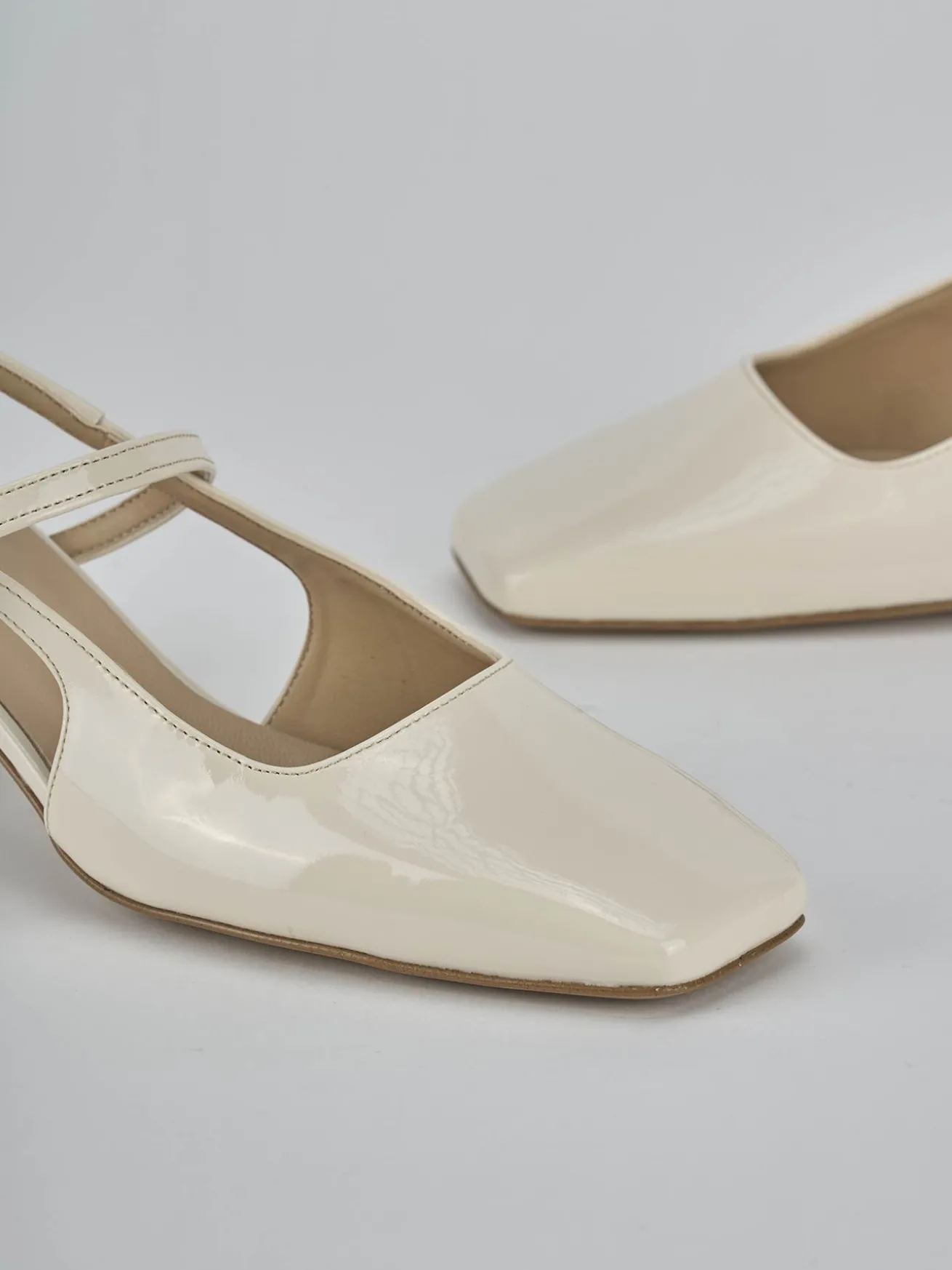 Slingback tacco 5cm vernice bianco
