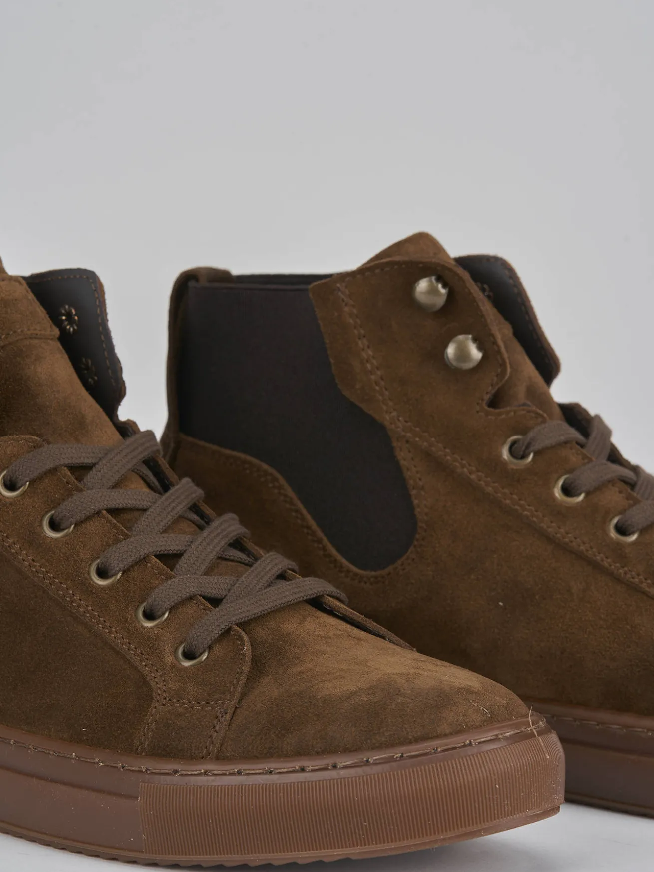 Sneakers camoscio marrone