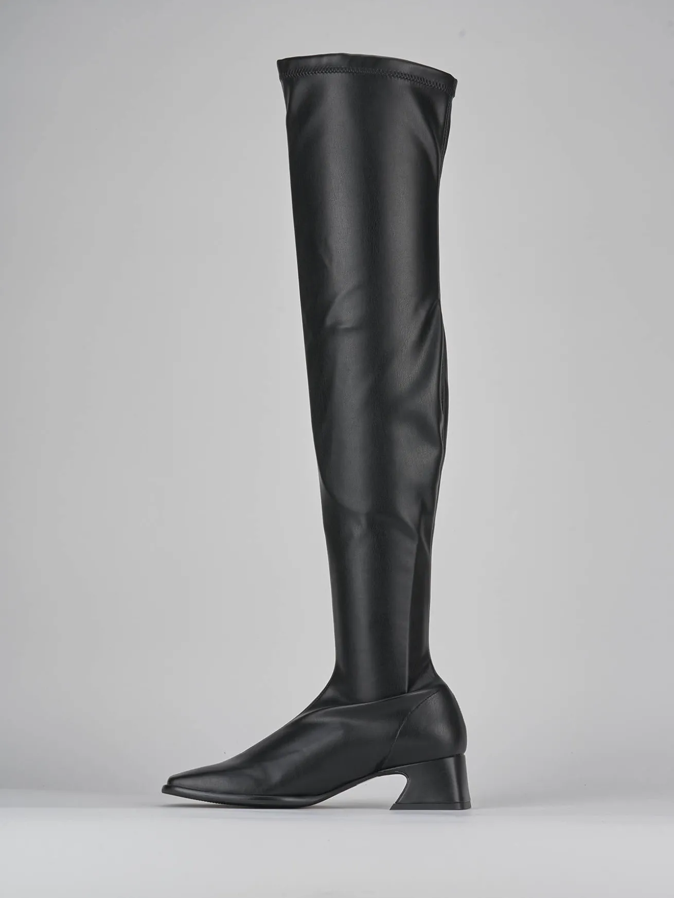 Stivale scosciato tacco 5cm nero pelle