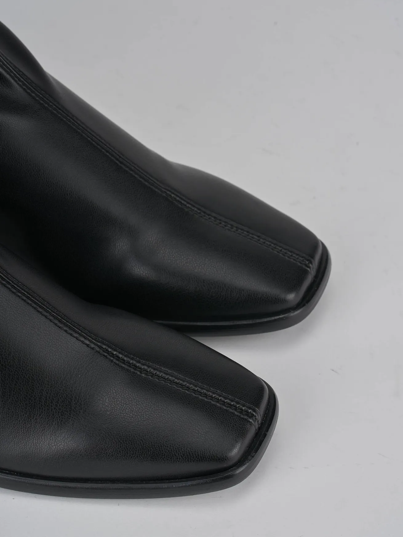 Stivale scosciato tacco 5cm nero pelle