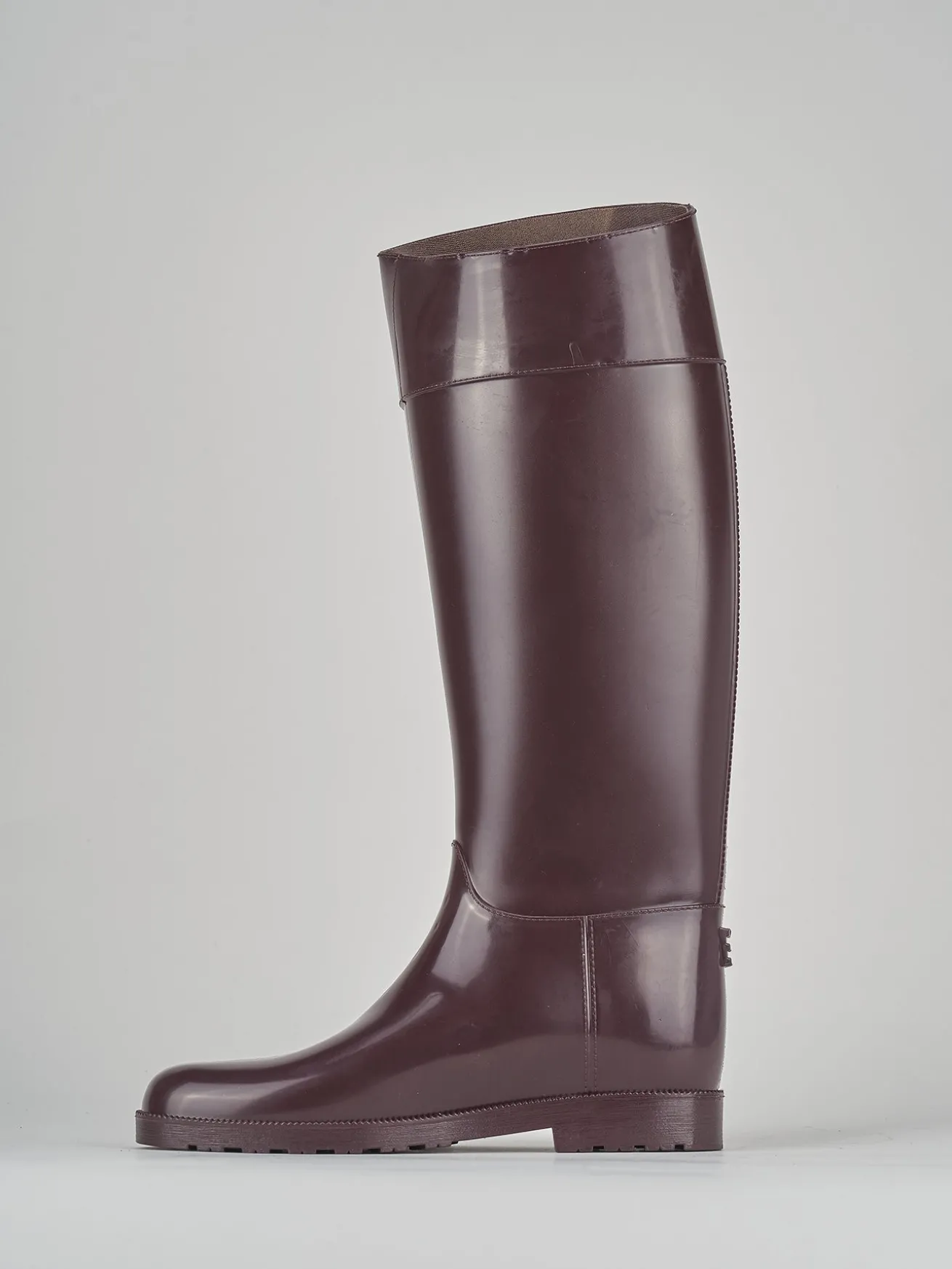 Stivale tacco 2 cm bordo' gomma