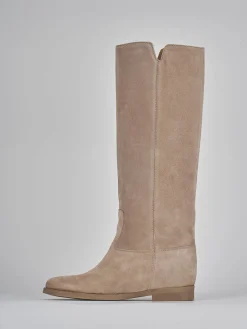 Stivale tacco 1 cm beige camoscio