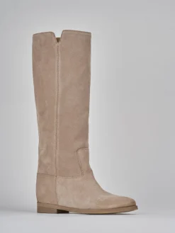 Stivale tacco 1 cm beige camoscio