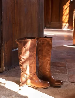 Stivale tacco 1 cm marrone pelle