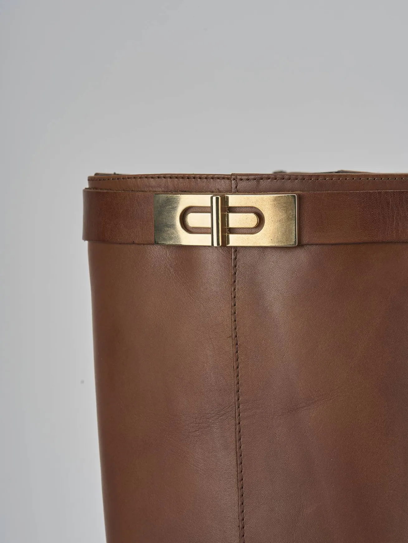 Stivale tacco 2 cm marrone pelle