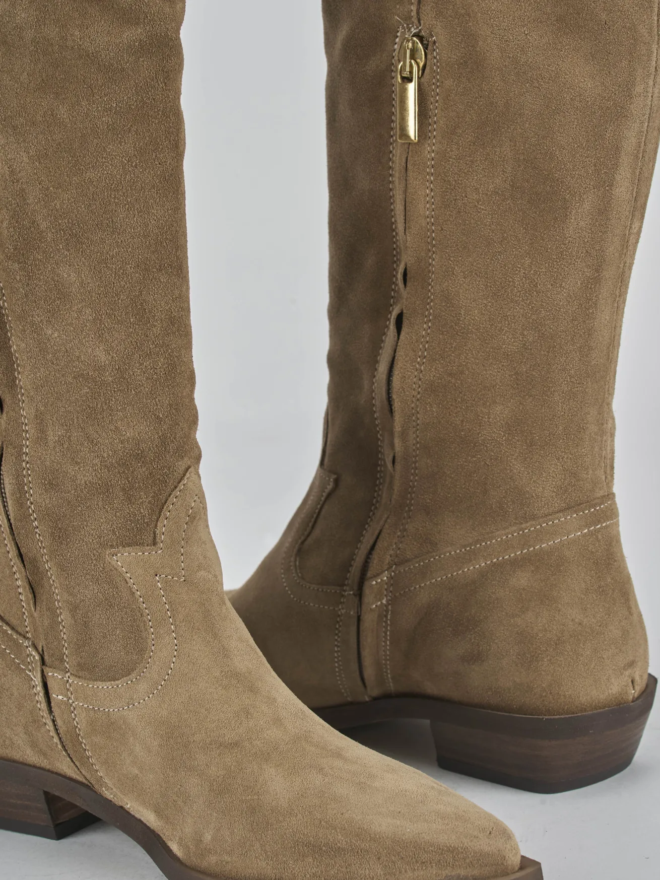 Stivale tacco 3 cm marrone camoscio