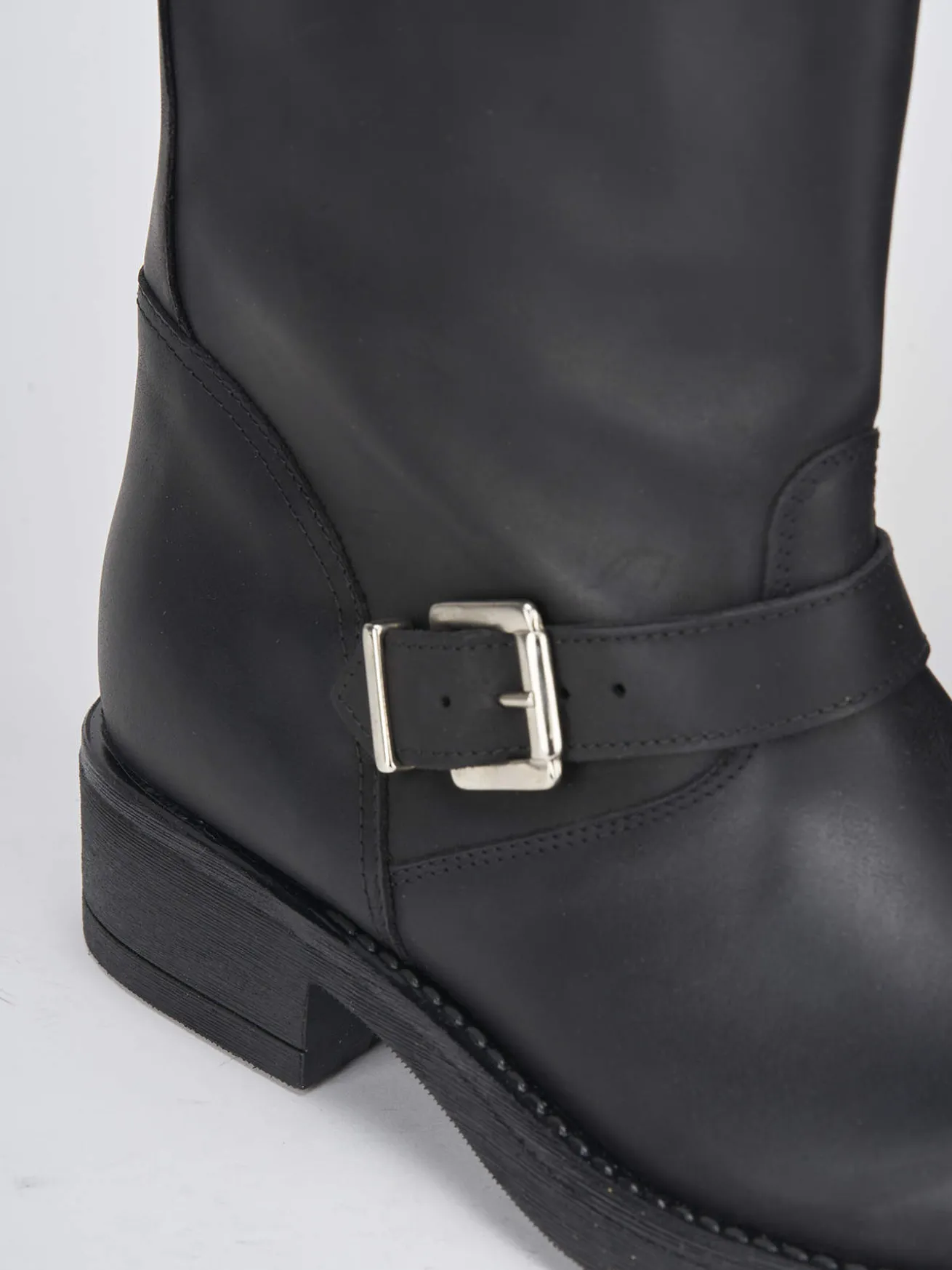 Stivale tacco 2 cm nero pelle