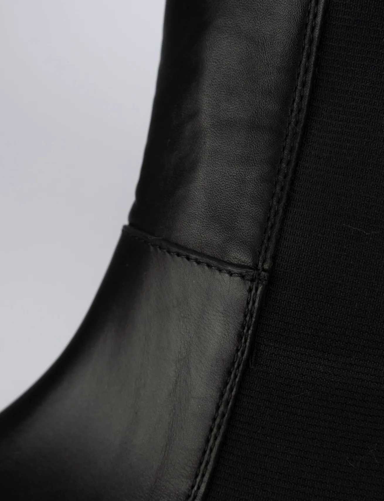 Stivale tacco 1 cm nero pelle