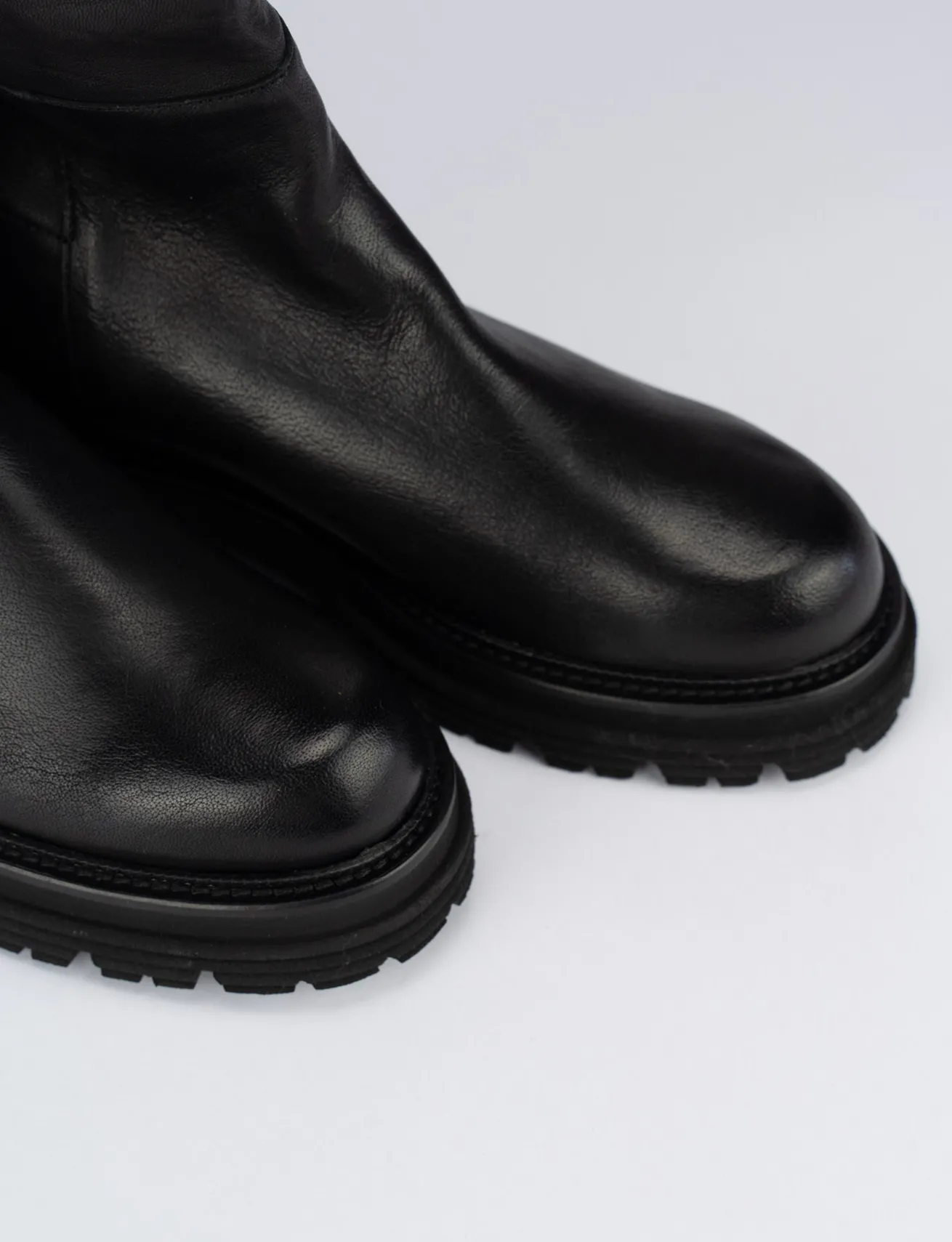 Stivale tacco 2 cm nero pelle