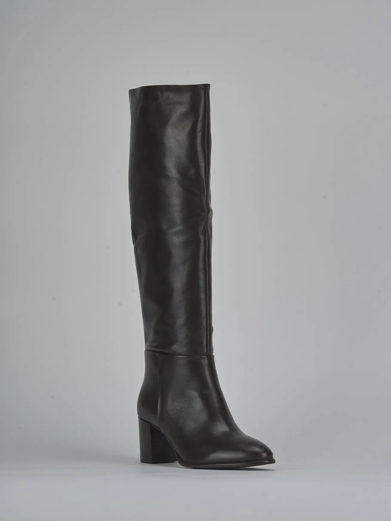 Stivale tacco 5 cm testa pelle